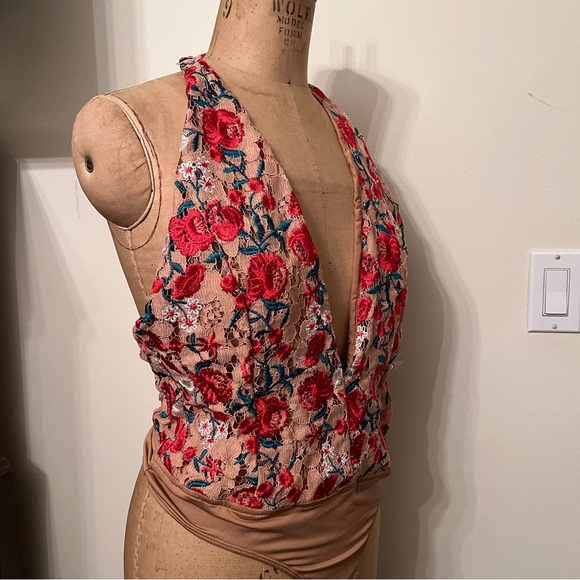 NWT Lovers + Friends Rosalyn Floral Plunging Bodysuit - Picture 8 of 9